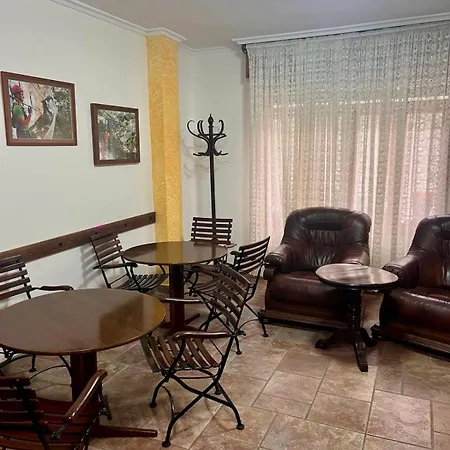 Гостевой дом Marisa Ла-Эрмида